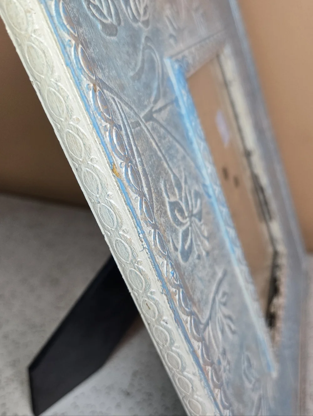 N/A distressly painted